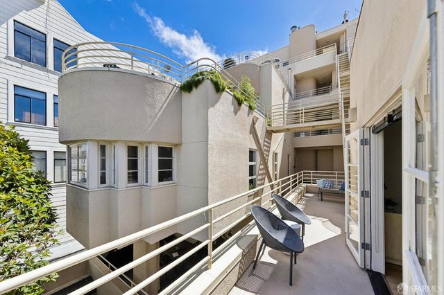 2139 Green Street B, San Francisco, CA 94123