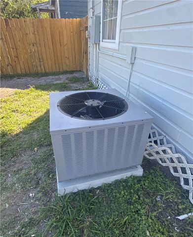 4218 Cottage St, Corpus Christi, TX 78415