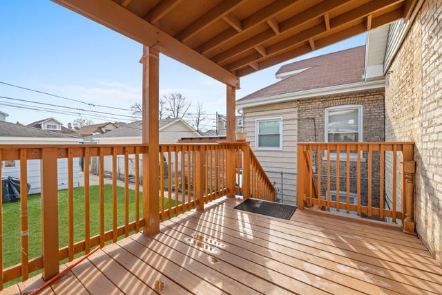 5349 W Fletcher Street, Chicago, IL 60641