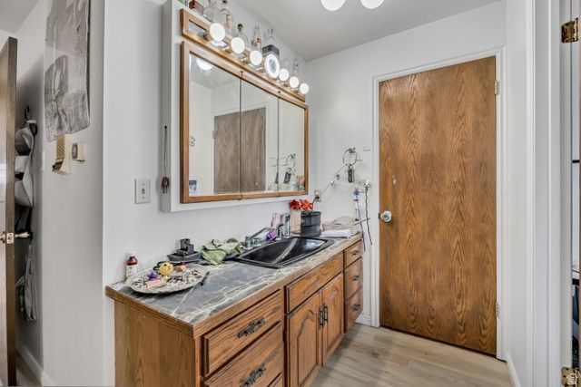 9660 S STORNOWAY CIR, South Jordan, UT 84009