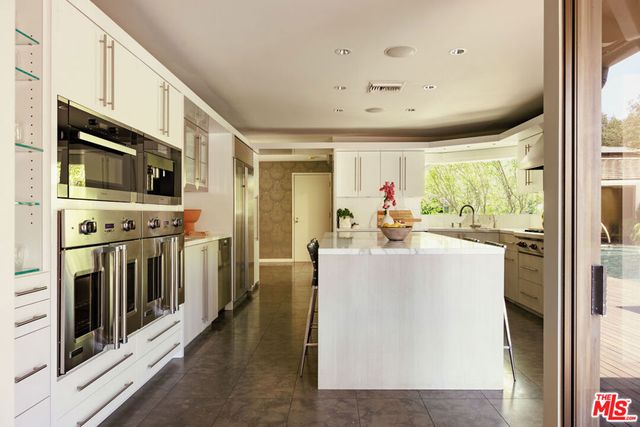 880 Canterbury Road, San Marino, CA 91108