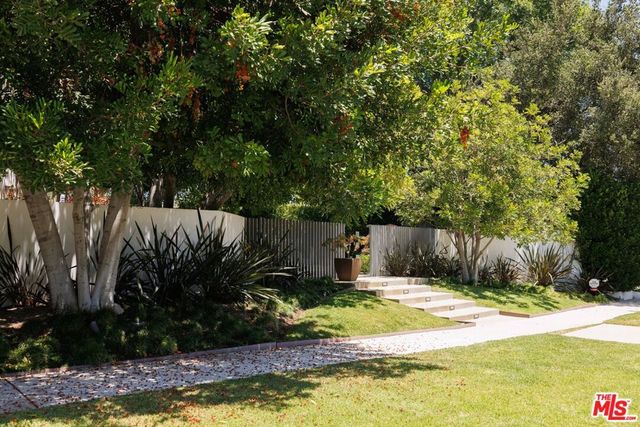880 Canterbury Road, San Marino, CA 91108