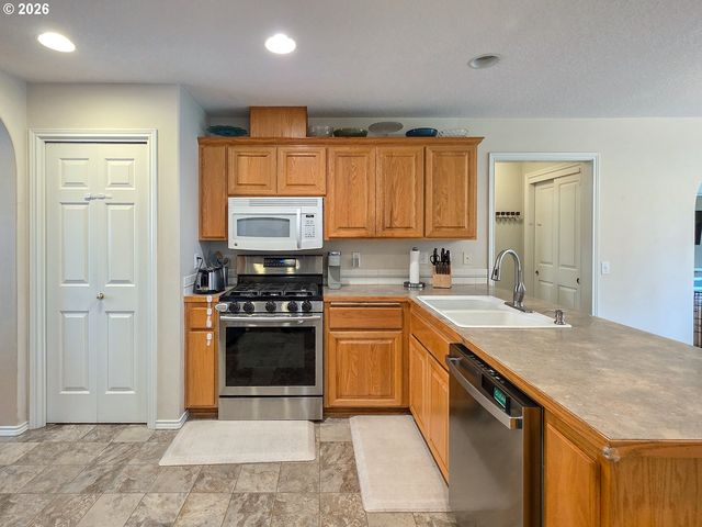 22297 Ne FAILING St, Fairview, OR 97024