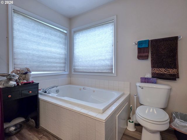 22297 Ne FAILING St, Fairview, OR 97024