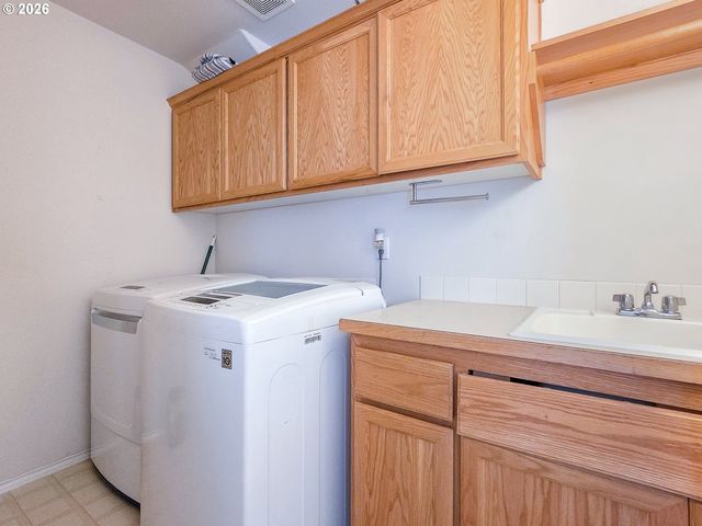 22297 Ne FAILING St, Fairview, OR 97024