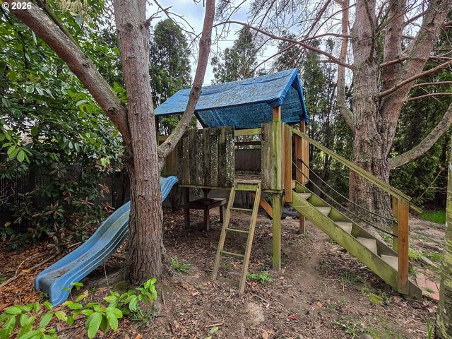 22297 Ne FAILING St, Fairview, OR 97024