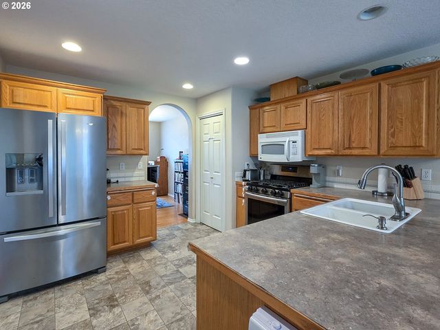 22297 Ne FAILING St, Fairview, OR 97024