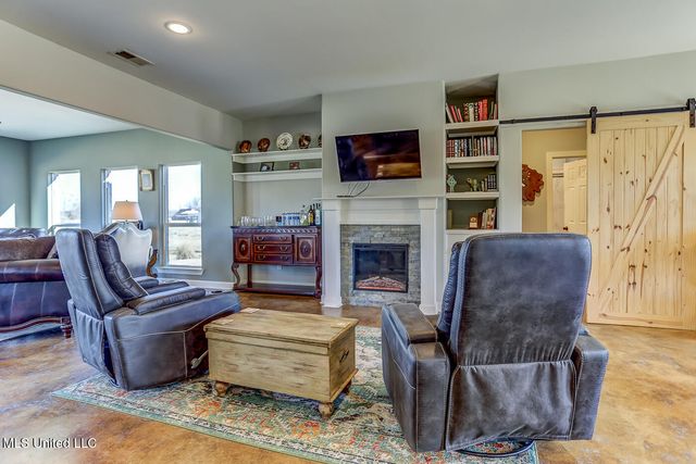 179 Palomino, Holly Springs, MS 38635