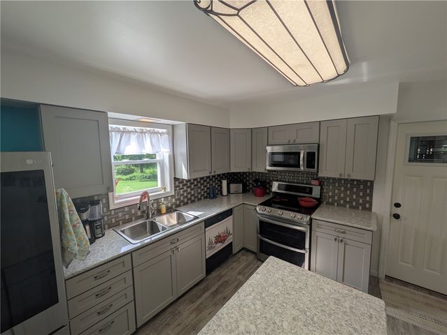 1525 South Avenue, Lewis Run, PA 16738