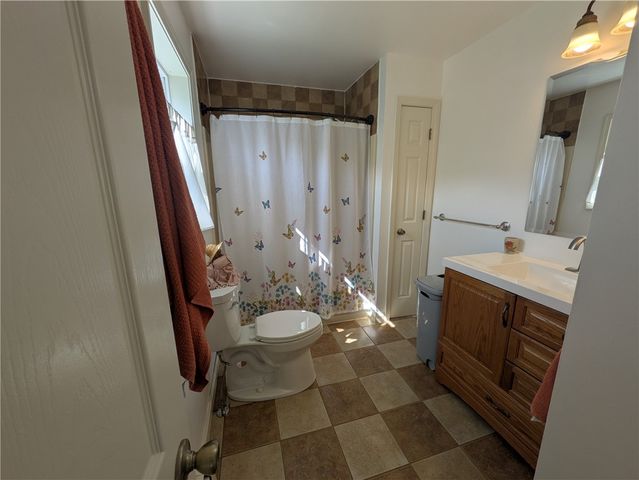 1525 South Avenue, Lewis Run, PA 16738