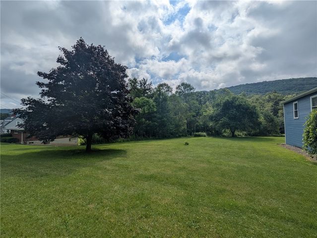 1525 South Avenue, Lewis Run, PA 16738