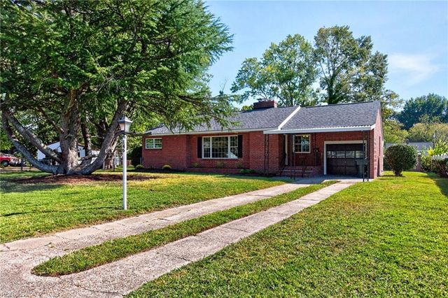 146 Cambridge PL, Hampton, VA 23669