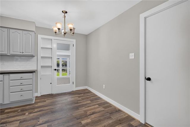 146 Cambridge PL, Hampton, VA 23669