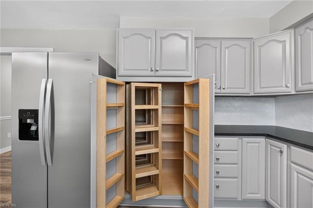146 Cambridge PL, Hampton, VA 23669