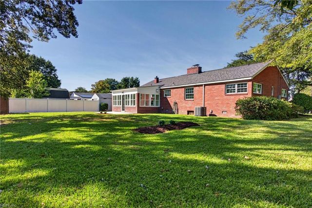 146 Cambridge PL, Hampton, VA 23669
