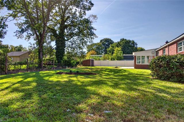 146 Cambridge PL, Hampton, VA 23669