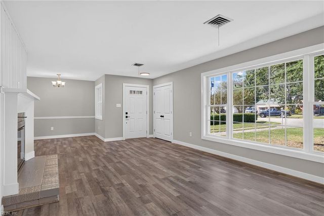 146 Cambridge PL, Hampton, VA 23669