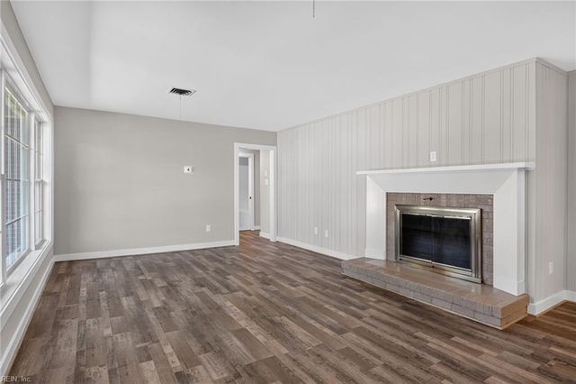 146 Cambridge PL, Hampton, VA 23669