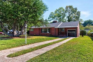 146 Cambridge PL, Hampton, VA 23669