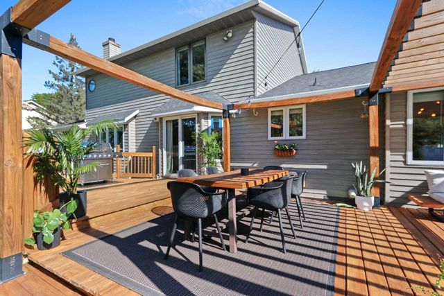 2648 VONDA DRIVE, Green Bay, WI 54311