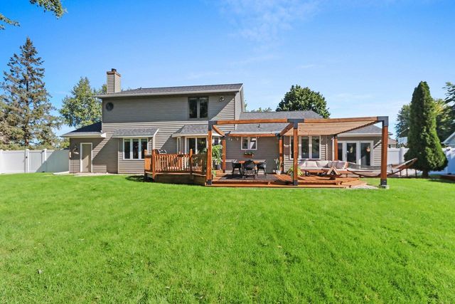 2648 VONDA DRIVE, Green Bay, WI 54311
