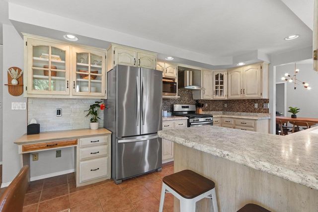 2648 VONDA DRIVE, Green Bay, WI 54311