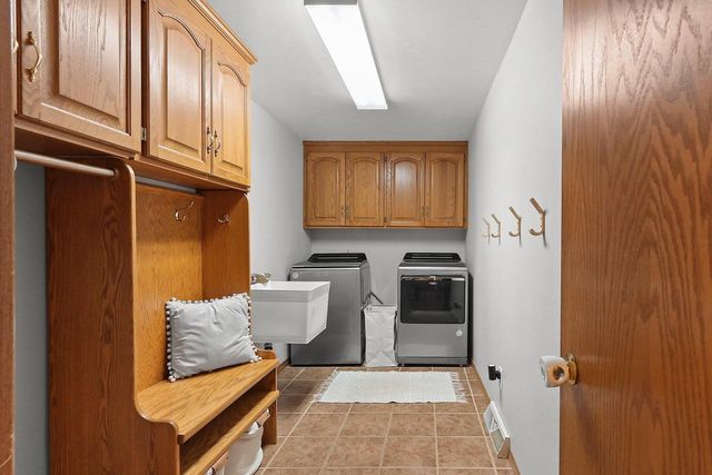 2648 VONDA DRIVE, Green Bay, WI 54311