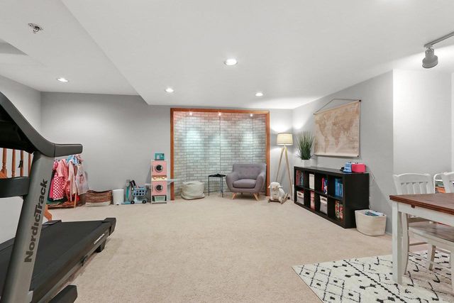 2648 VONDA DRIVE, Green Bay, WI 54311