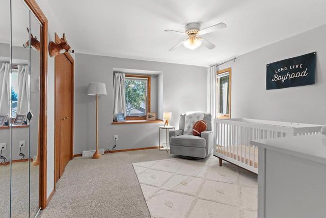 2648 VONDA DRIVE, Green Bay, WI 54311