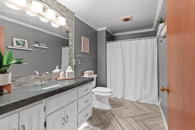 2648 VONDA DRIVE, Green Bay, WI 54311
