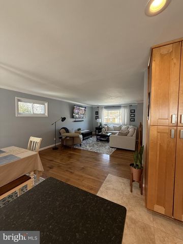 1219 DOWNS DR, Silver Spring, MD 20904