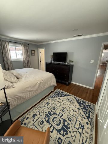 1219 DOWNS DR, Silver Spring, MD 20904
