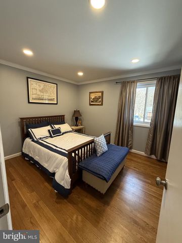 1219 DOWNS DR, Silver Spring, MD 20904