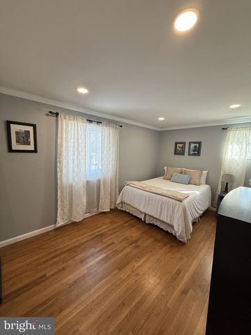 1219 DOWNS DR, Silver Spring, MD 20904