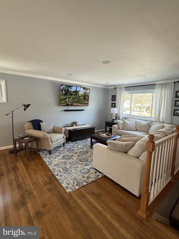 1219 DOWNS DR, Silver Spring, MD 20904