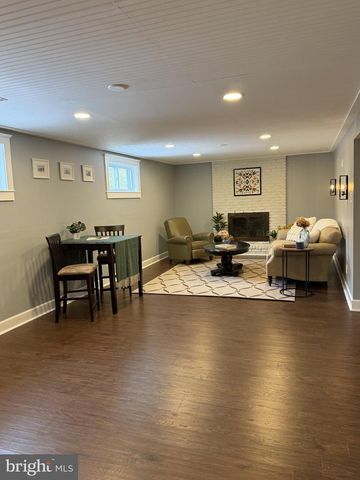 1219 DOWNS DR, Silver Spring, MD 20904