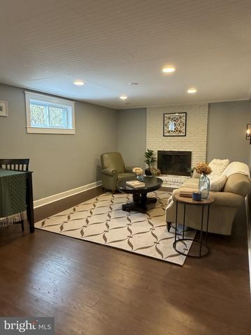 1219 DOWNS DR, Silver Spring, MD 20904