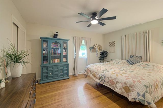 922 Ridgeway Drive, Liberty, MO 64068