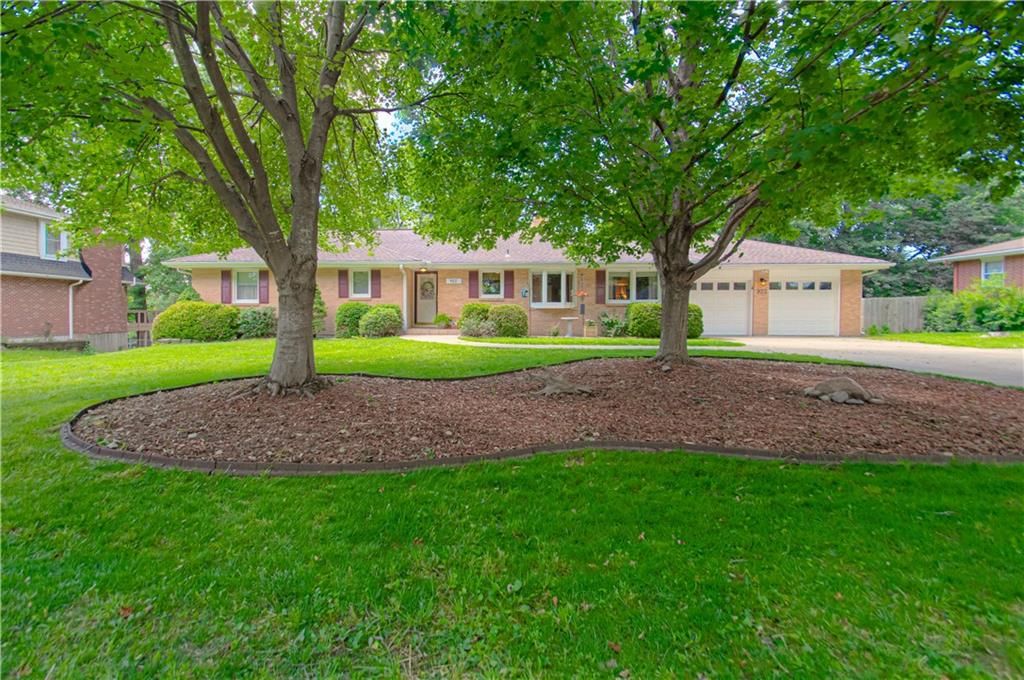 922 Ridgeway Drive, Liberty, MO 64068
