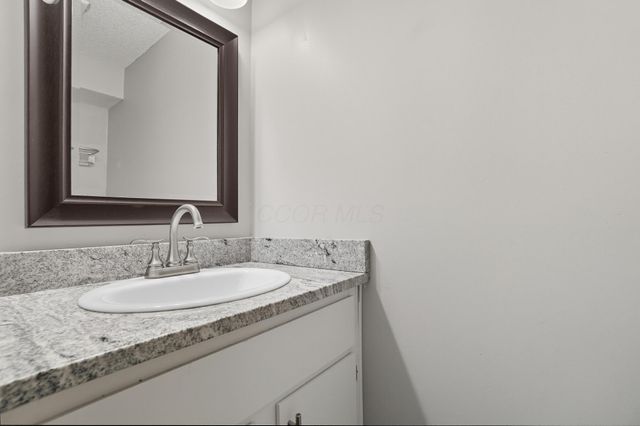 5041 Stoneybrook Boulevard, 9E, Hilliard, OH 43026