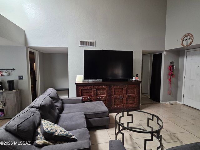 10044 E Leila Drive, Tucson, AZ 85730