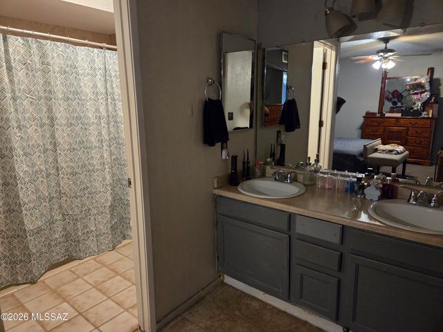 10044 E Leila Drive, Tucson, AZ 85730