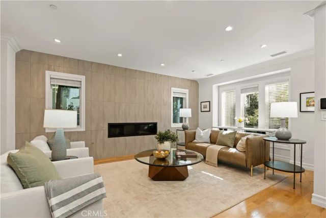 742 N Detroit Street, Los Angeles, CA 90046