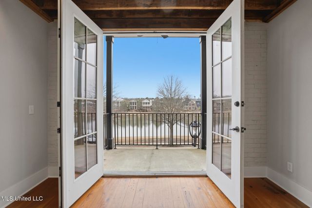 301 Northlake Avenue, 213, Ridgeland, MS 39157