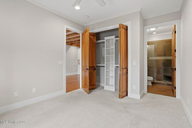 301 Northlake Avenue, 213, Ridgeland, MS 39157