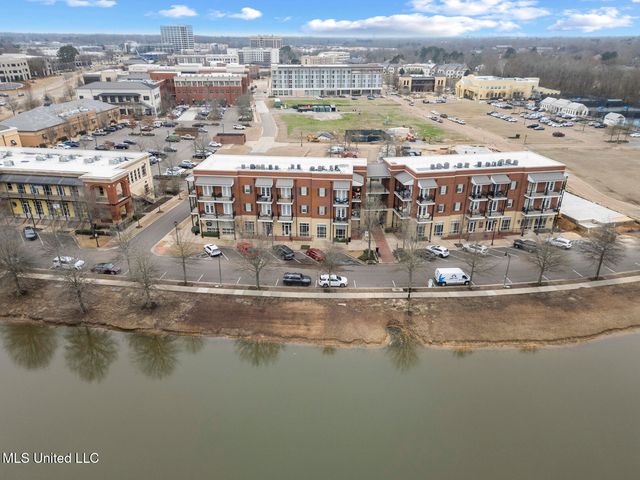 301 Northlake Avenue, 213, Ridgeland, MS 39157