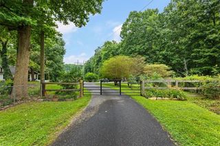 10 Dimsdale Lane, Alpharetta, GA 30004