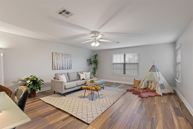 219 Wildwood DR, Georgetown, TX 78633