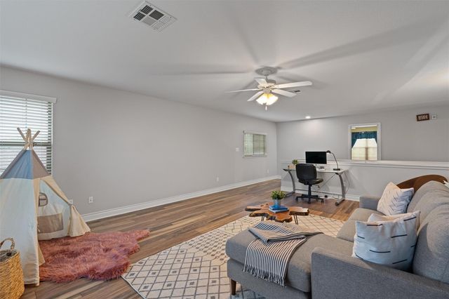 219 Wildwood DR, Georgetown, TX 78633