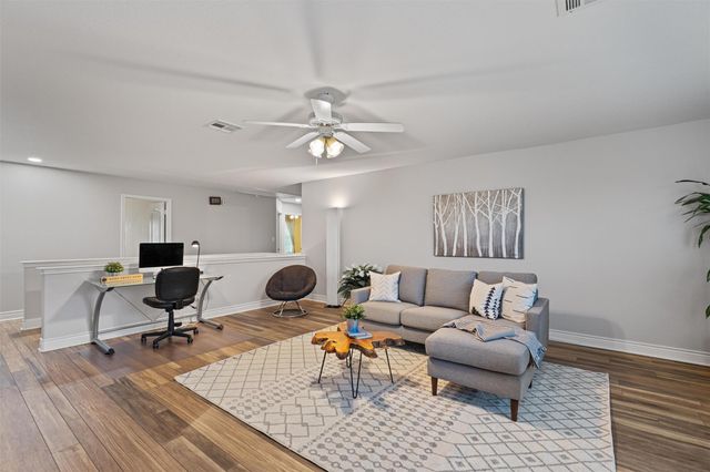 219 Wildwood DR, Georgetown, TX 78633
